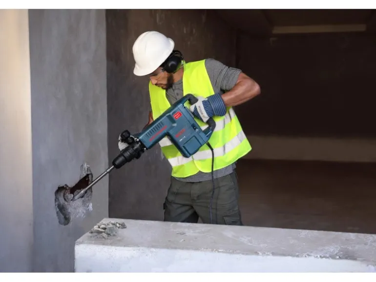 Bosch Professional Schlaghammer GSH 11 E im Handwerkerkoffer