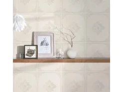 Bricoflor Elegante Tapete in Fliesenoptik Helle Vliestapete mit Textil Fliesen Design Edel Vlies Textiltapete mit Kachel Muster für Ess und Wohnzimmer