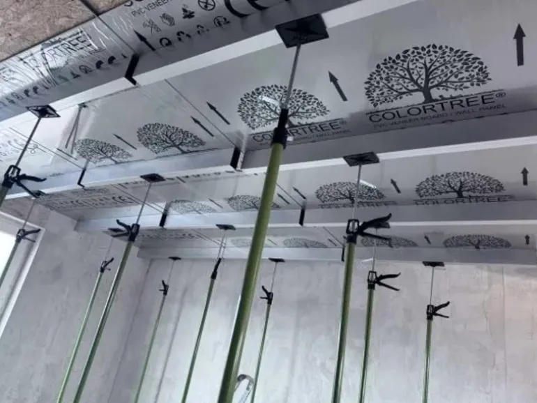 Colortree Wandpaneele Deckenpaneele Weiss Hochglanz Wasserdicht Dämmend ca.260x122cm 8mm Dick