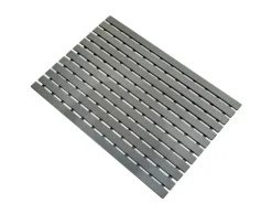 KARAT Antibakterielle Fußmatte mit Drainagefunktion nach Maß Schwarz 43 x 500 cm